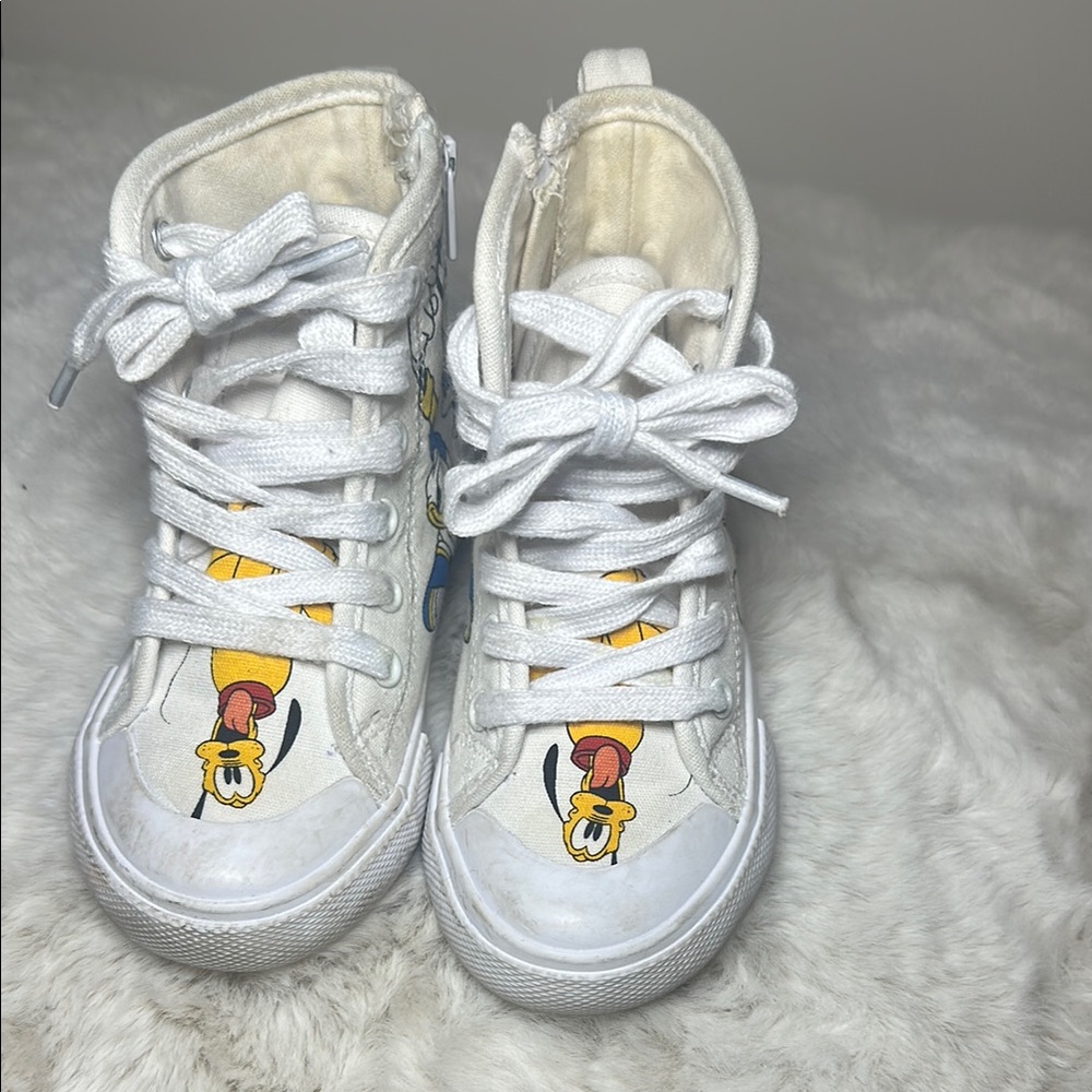 Disney size 9 boy White High-Top Cartoon Sneakers